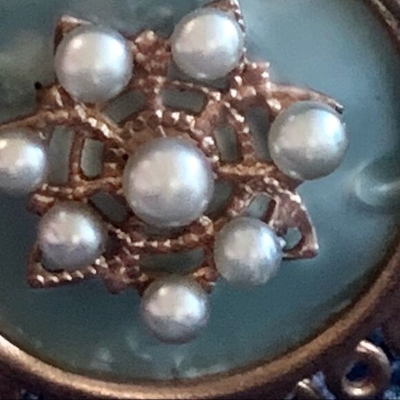 Vtg pearl celluloid copper mint green circle pin. - Picture 7 of 7